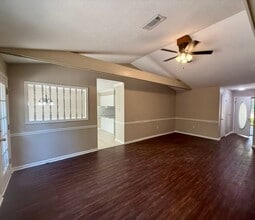 149 Rolling Oaks Dr in Maumelle, AR - Foto de edificio - Building Photo