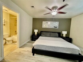 4200 S Valley View Blvd in Las Vegas, NV - Foto de edificio - Building Photo