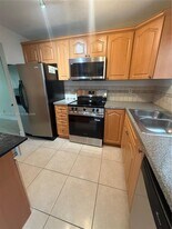 5080 SW 64th Ave in Davie, FL - Building Photo