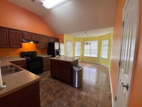 6098 Ravenwood Lake Dr E in Horn Lake, MS - Building Photo - Building Photo