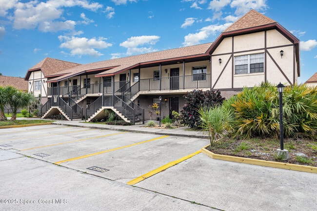property at 2965 Sir Hamilton Cir