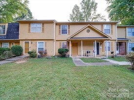 4044 Briarhill Dr in Charlotte, NC - Building Photo