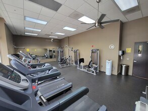 645 N Kingsbury St, Unit 2104 in Chicago, IL - Building Photo - Building Photo