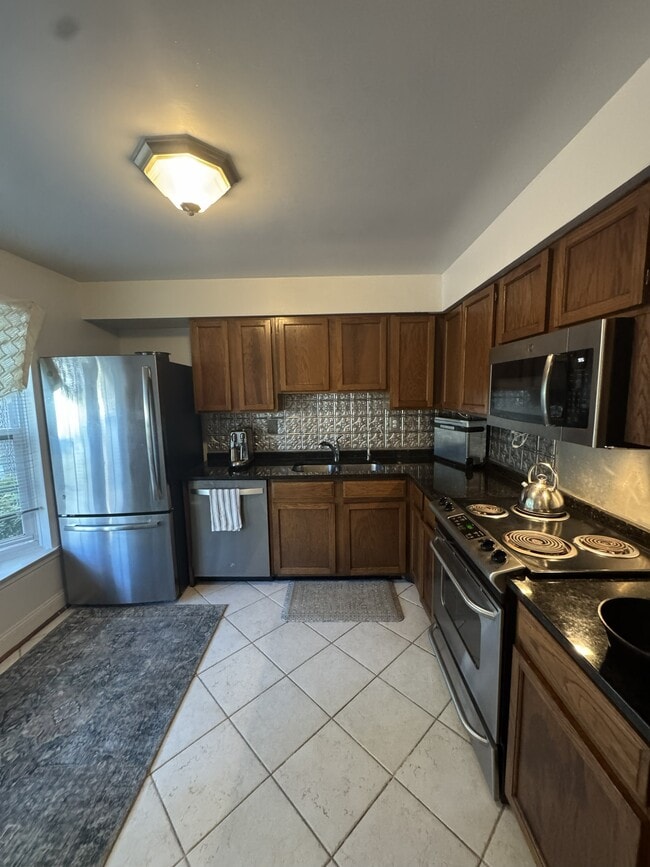 5637 Independence Cir in Alexandria, VA - Building Photo - Building Photo