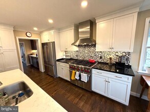 4318 Lynbrook Dr in Bethesda, MD - Building Photo - Building Photo