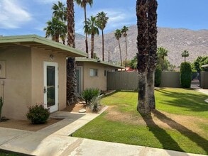 590 S Calle Palo Fierro in Palm Springs, CA - Building Photo - Building Photo