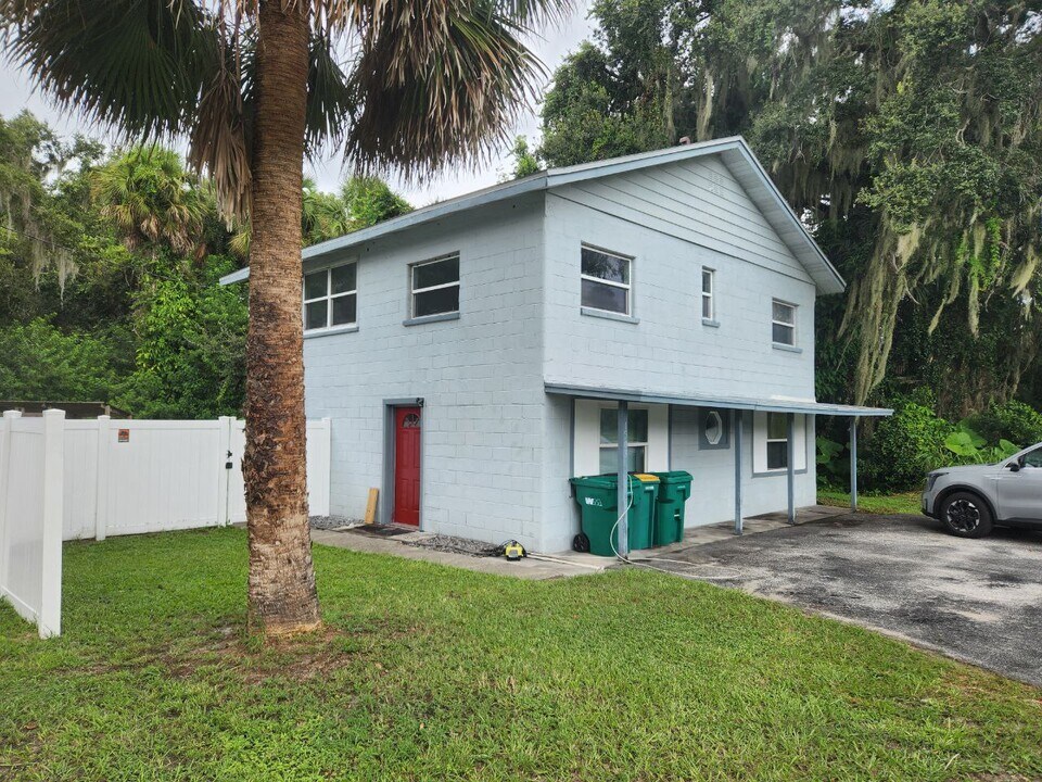 1503 N County Rd 19A in Eustis, FL - Building Photo
