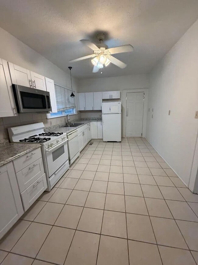 property at 3509 Kavanaugh Blvd