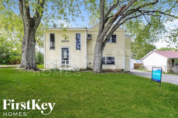 6603 Pheasant Trail in Cary, IL - Building Photo