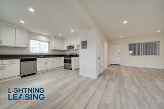 20434 Cohasset St in Los Angeles, CA - Building Photo - Building Photo