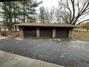 2135 Derfla Dr in St. Joseph, MI - Foto de edificio - Building Photo