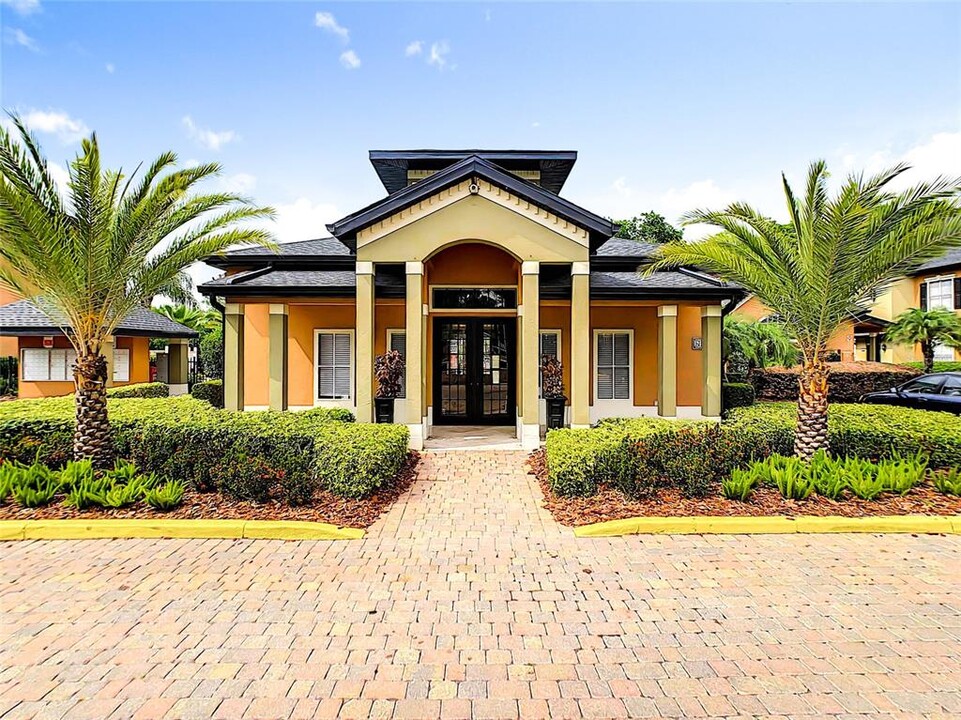 6071 Westgate Dr in Orlando, FL - Building Photo