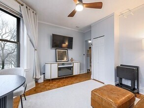 51 Park Dr, Unit 116 in Boston, MA - Foto de edificio - Building Photo