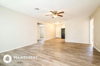 317 NW 118th St, Unit A in Oklahoma City, OK - Foto de edificio - Building Photo