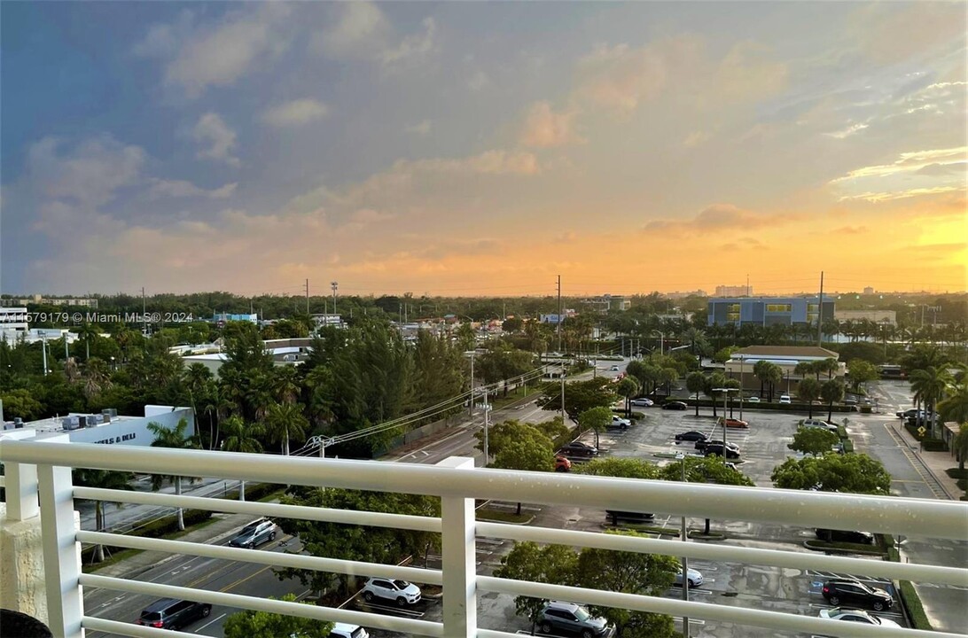 2775 NE 187th St, Unit 314 in Aventura, FL - Building Photo