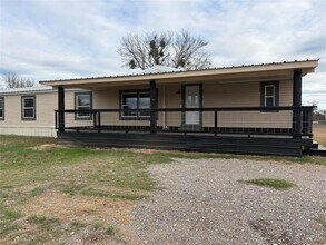 120 Boxwoods Dr in Bastrop, TX - Building Photo - Building Photo
