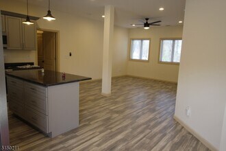 730 Main St-Unit -Left in Little Falls, NJ - Building Photo - Building Photo