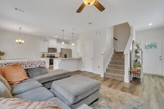 140 Ironwood Dr in Hinesville, GA - Building Photo - Building Photo