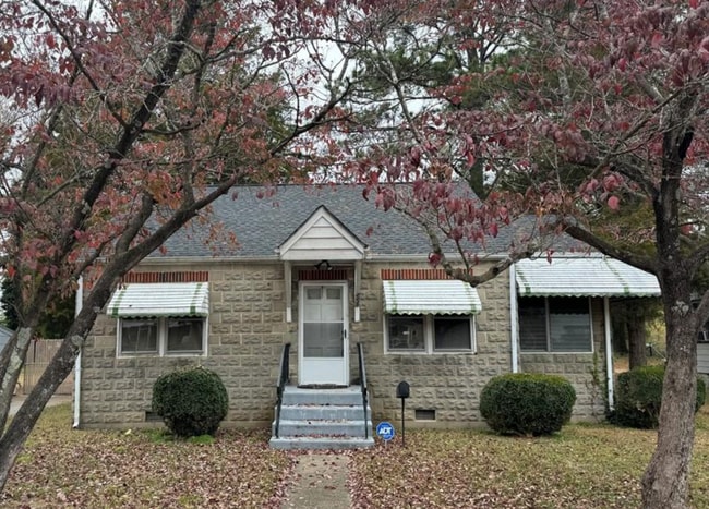 property at 2035 Richmond Ave