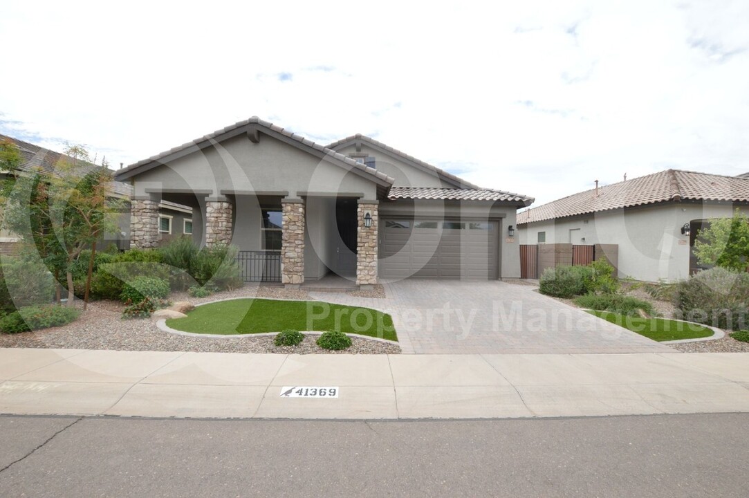 41369 W Almira Dr in Maricopa, AZ - Building Photo