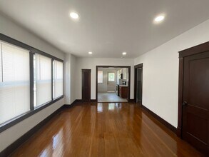 940 E Delmar St in Springfield, MO - Foto de edificio - Building Photo