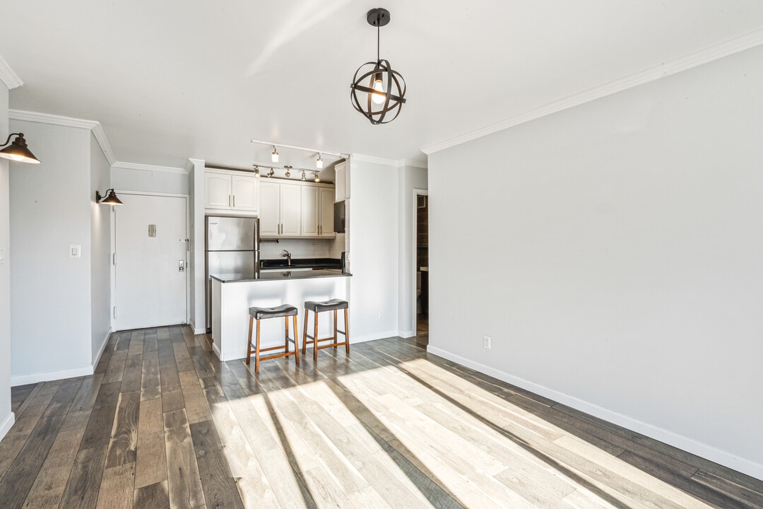 2540 Shore Blvd-Unit -# 2F in Queens, NY - Building Photo