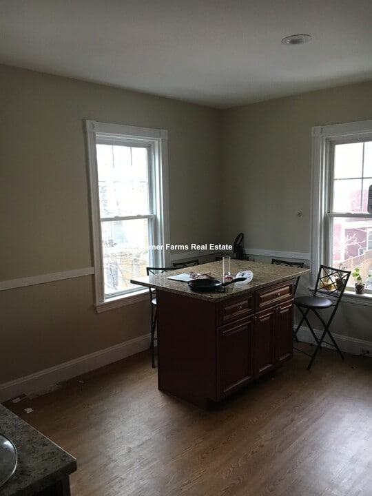 17 Putnam Ave, Unit 17 in Cambridge, MA - Building Photo