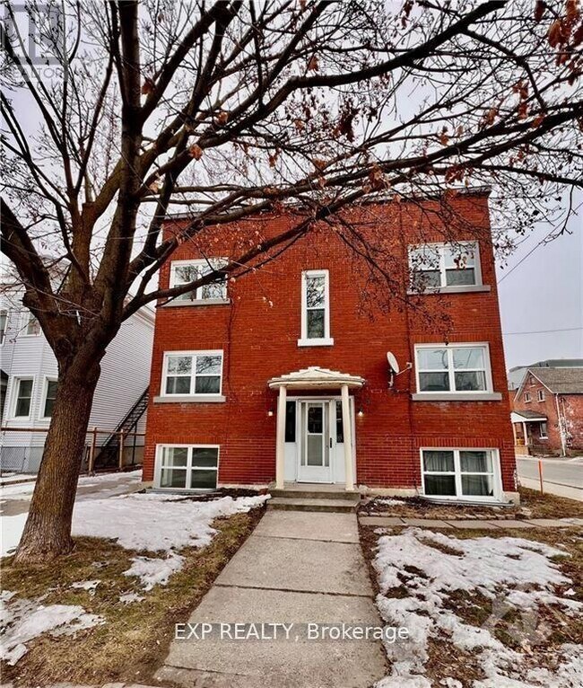 75-75 Holland Ave