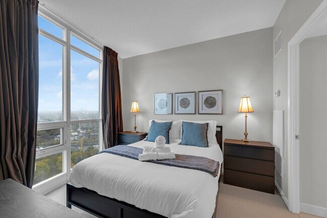 231 Fort York Blvd, Unit SI ID1403812P in Toronto, ON - Building Photo - Building Photo