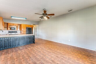 2061 Co Rd 371 in Dublin, TX - Foto de edificio - Building Photo