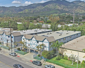 14029 Foothill Blvd in Sylmar, CA - Foto de edificio - Building Photo