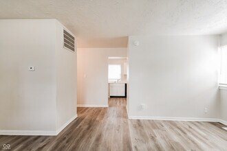 8161 Schoen Dr in Lawrence, IN - Building Photo - Building Photo