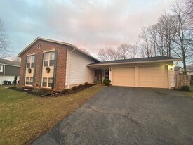 7125 Hanks Pl in Springfield, VA - Building Photo