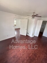 1007 N Scott Ave in Belton, MO - Foto de edificio - Building Photo
