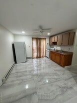 185 N Bicycle Path in Selden, NY - Building Photo