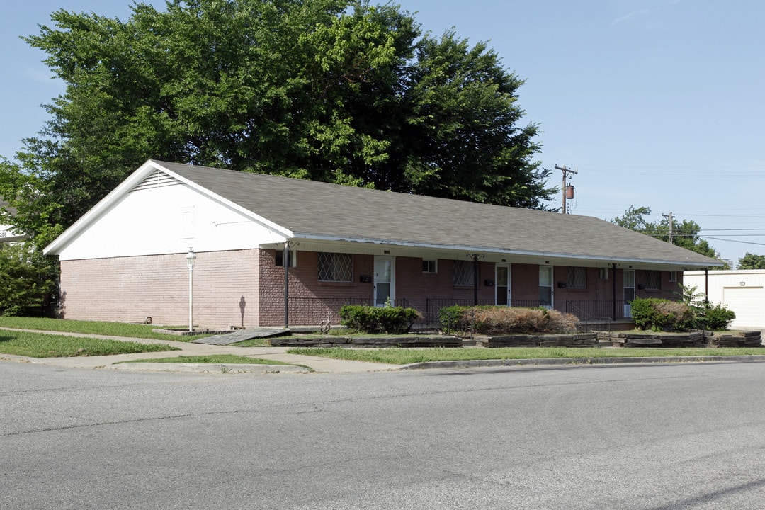 1314-1320 E 12th St in Tulsa, OK - Foto de edificio