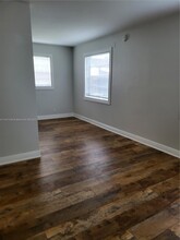 35 NE 13th St-Unit -1 in Fort Lauderdale, FL - Building Photo - Building Photo