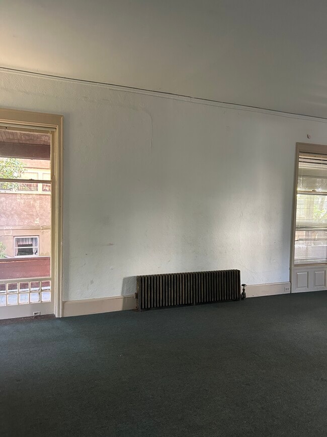 505 E Seneca St in Ithaca, NY - Foto de edificio - Building Photo