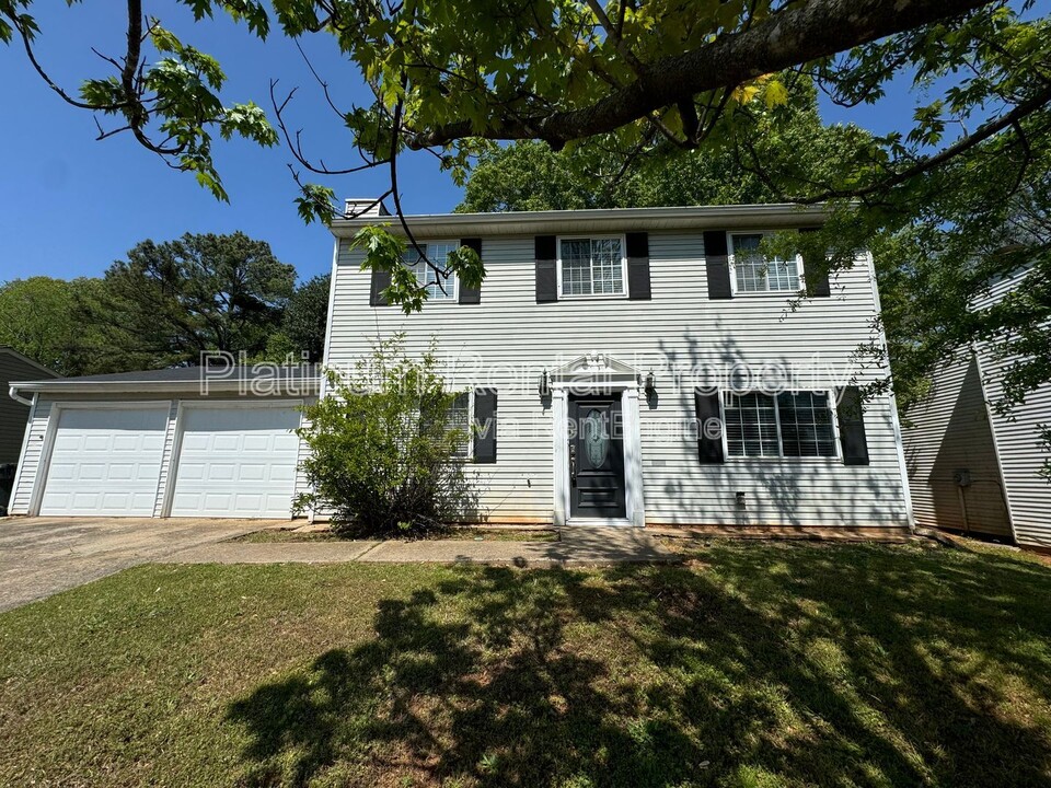 10550 Worthington Hills Manor in Roswell, GA - Building Photo