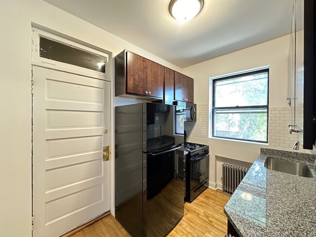 2311 W Wilson Ave in Chicago, IL - Building Photo - Building Photo