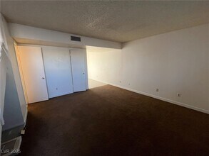 2112 Sun Ave in North Las Vegas, NV - Building Photo - Building Photo