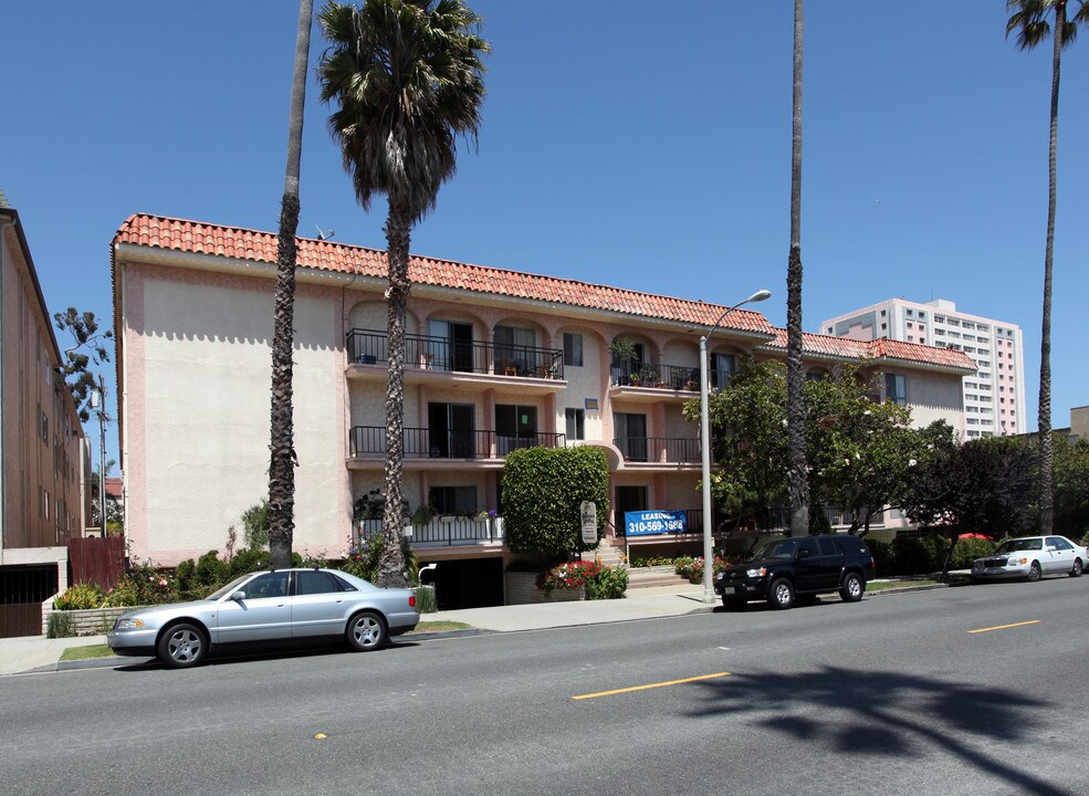 Huntington Villas in Santa Monica, CA - Building Photo