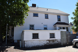 902 Liberty St in Meadville, PA - Building Photo - Building Photo