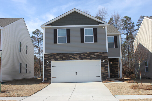 Room in House on Clairwood Dr in Charlotte, NC - Foto de edificio - Building Photo