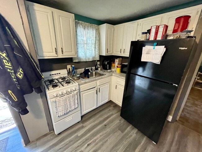 property at 1102 15th Ave NE