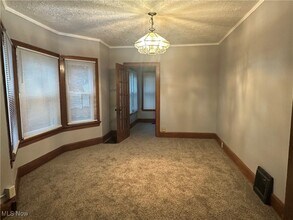 1101 Estelle Ct SE in Niles, OH - Building Photo - Building Photo