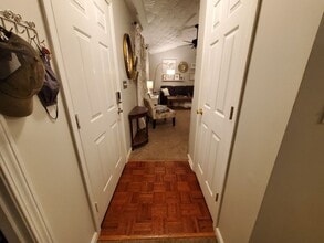 9700 Springwater Ct in Louisville, KY - Building Photo - Building Photo