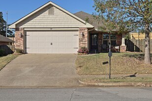 349 Dovington Dr in Huntsville, AL - Building Photo