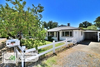 3388 Hickory St in Cottonwood, CA - Building Photo - Building Photo