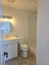 64 Forest St, Unit 126 in Medford, MA - Foto de edificio - Building Photo